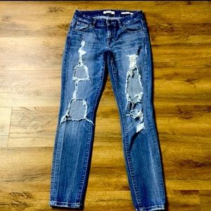 NWT! Guess Power Curvy Distressed Skinny Jeans